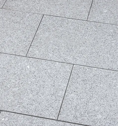 Bodenplatte Granit Unica Viso m. Fase 40x40x3 cm hellgrau OF gesaegt, geflammt