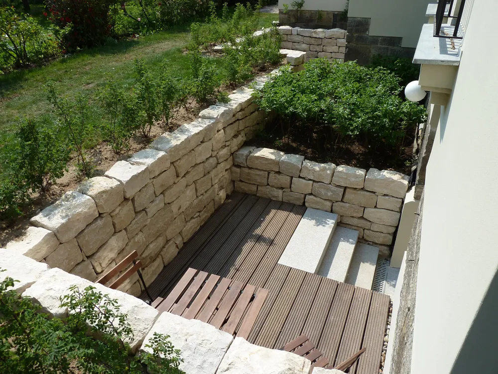 Natursteinmauer Jura beige